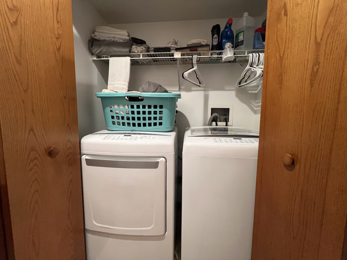 509 East Lake Avenue, Unit B Round Lake Beach, IL 60073 - Photo 15 of 18 a utility room with dryer and washer