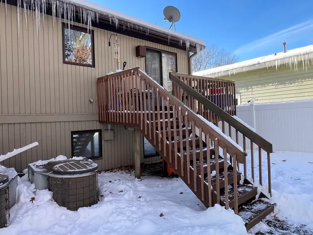 $1,800 | 509 East Lake Avenue, Unit B, Round Lake Beach, IL 60073