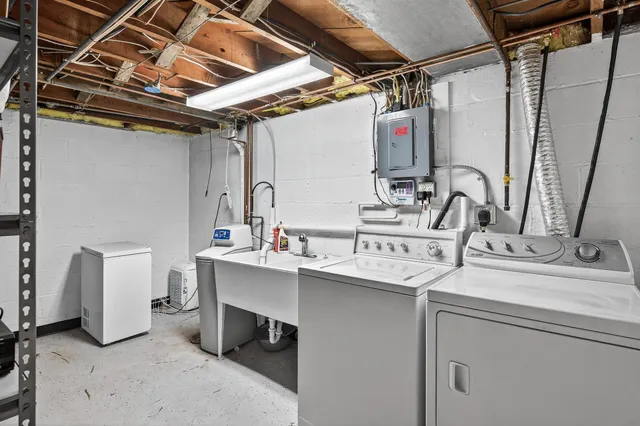 $319,000 | 130 17th Avenue South, Hopkins, MN 55343