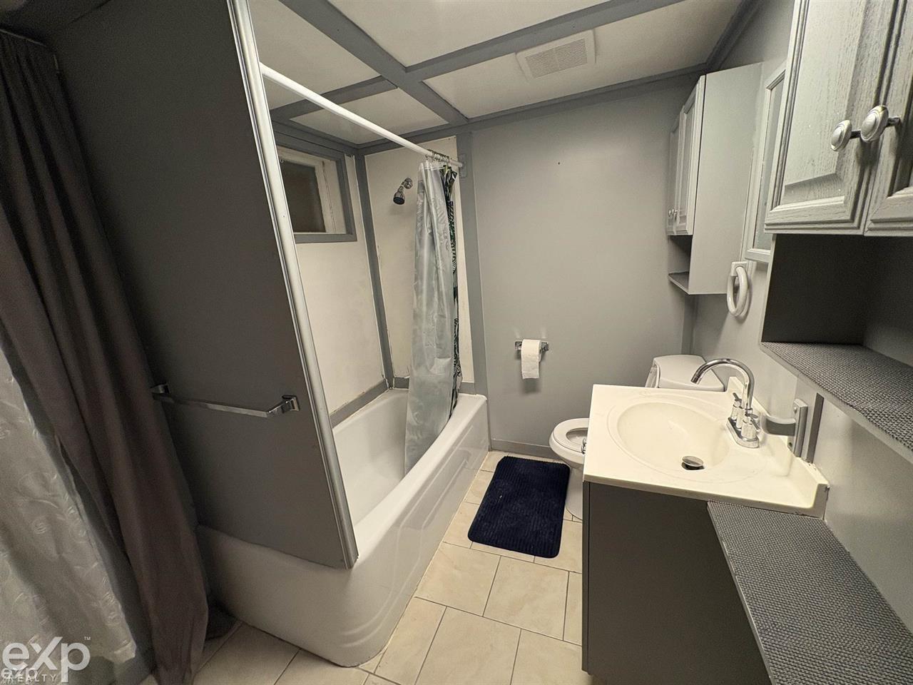 704 Bay Road Bay City, MI 48706 - Photo 12 of 14 Gallery Image 12
