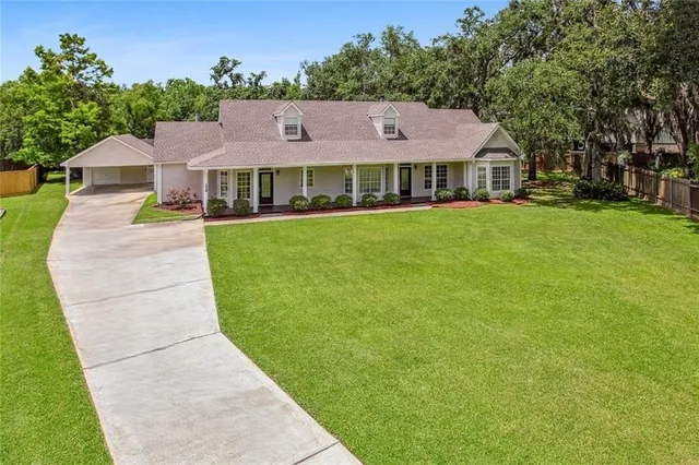 $395,000 | 116 Jessica Drive, Belle Chasse, LA 70037