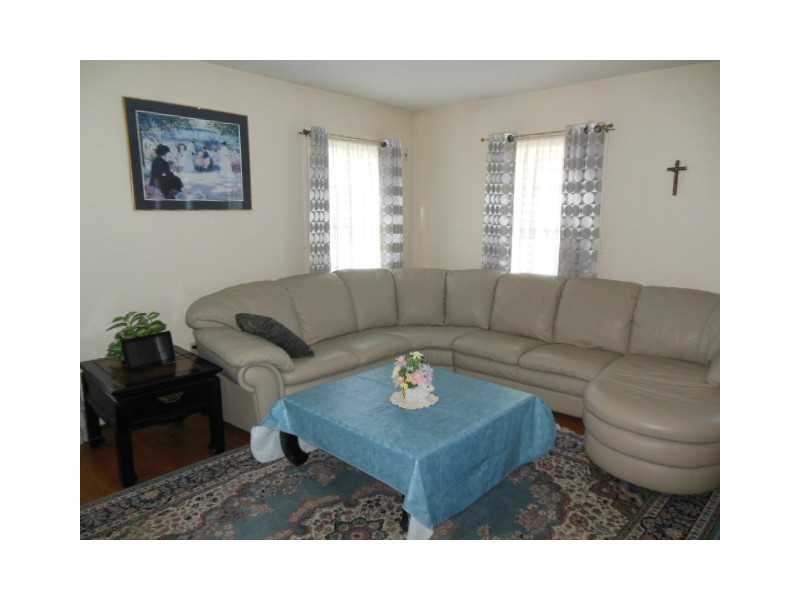 155 Bay State Road Rehoboth, MA 02769 - Photo 13 of 20 Living Room.