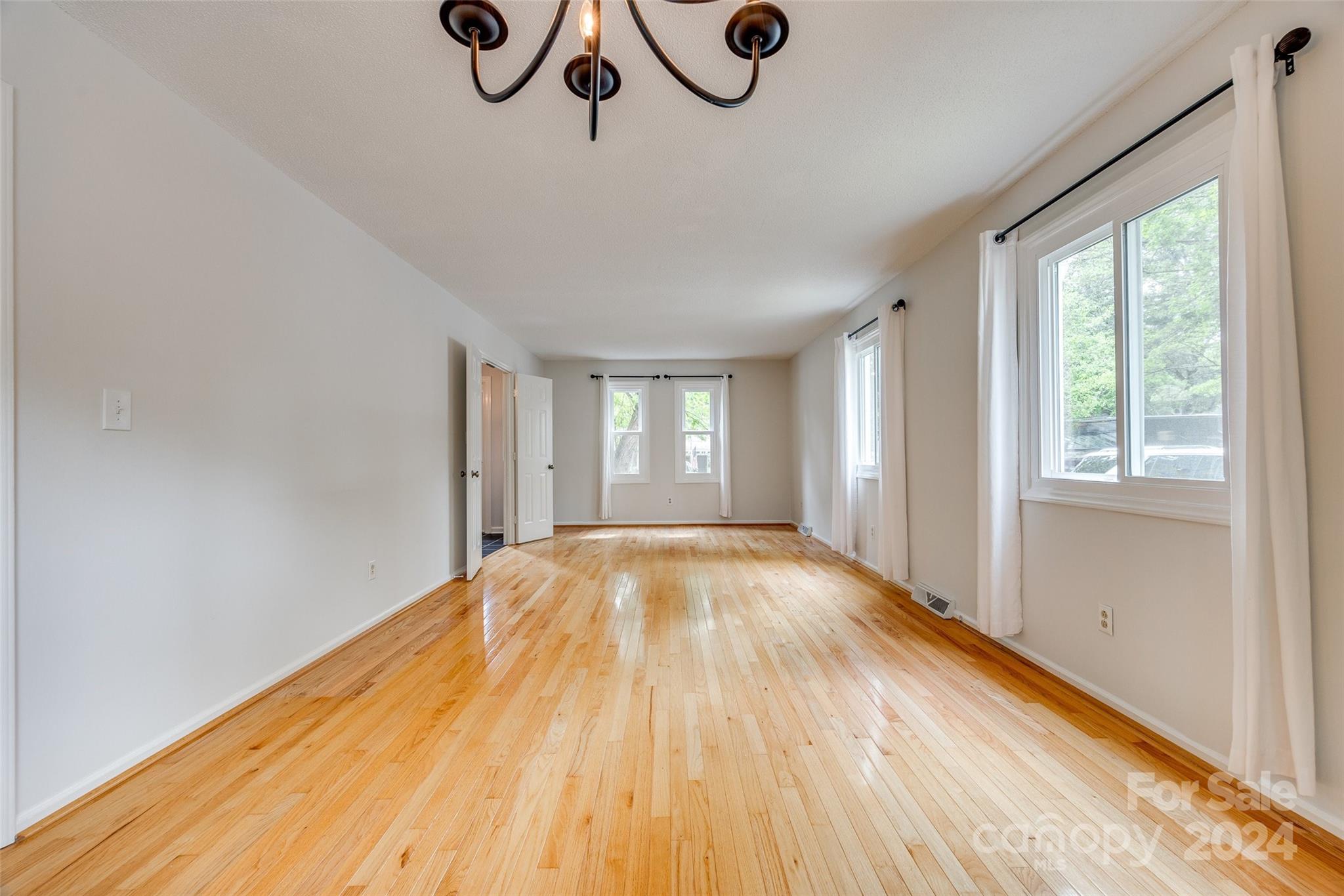 9034 Windjammer Drive Tega Cay, SC 29708 - Photo 12 of 40 Gallery Image 12