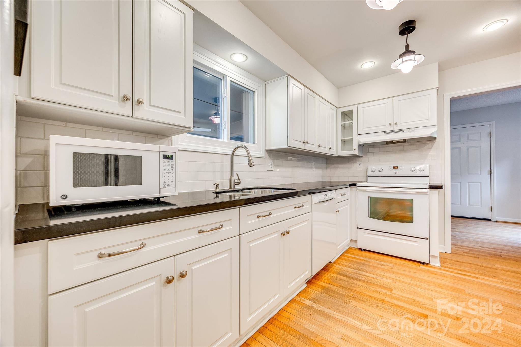 9034 Windjammer Drive Tega Cay, SC 29708 - Photo 3 of 40 Gallery Image 3