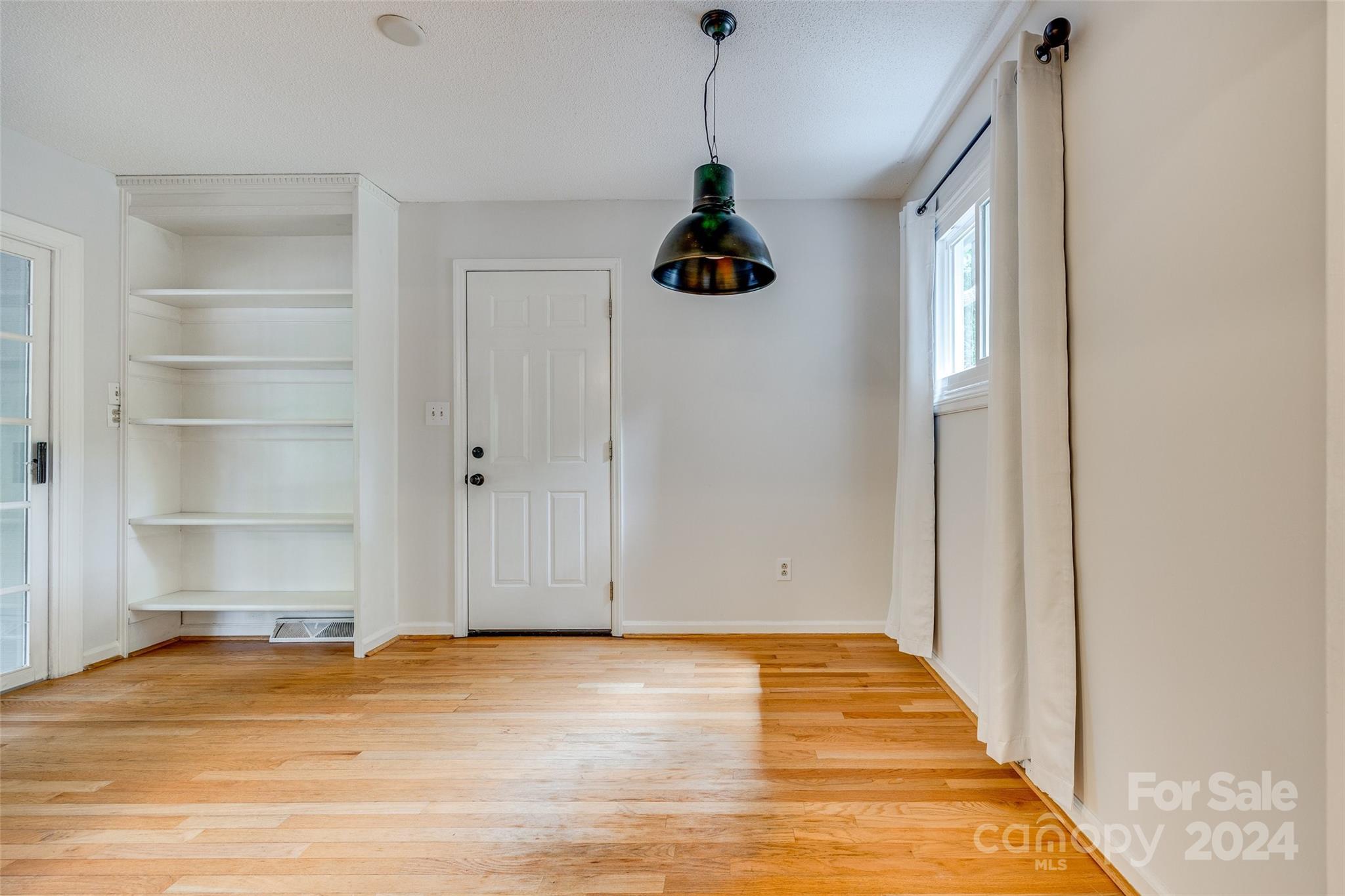 9034 Windjammer Drive Tega Cay, SC 29708 - Photo 9 of 40 Gallery Image 9