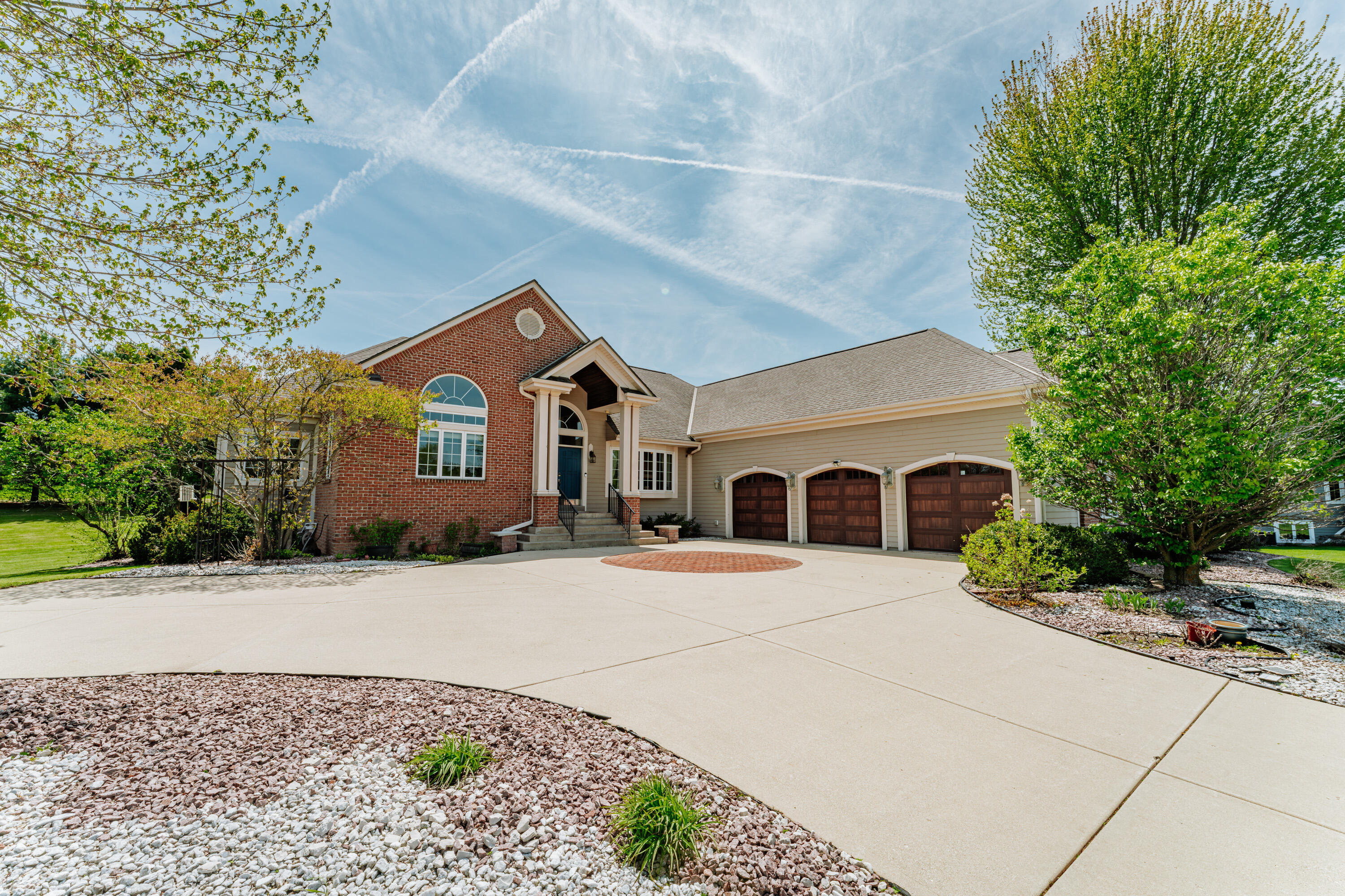 W251S5204 Poppy Fields Road Waukesha, WI 53189 - Photo 7 of 70 ABUNDANCE OF PARKING