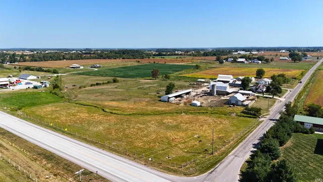 $500,000 | 3154 North 900th Street East, Montgomery, IN 47558