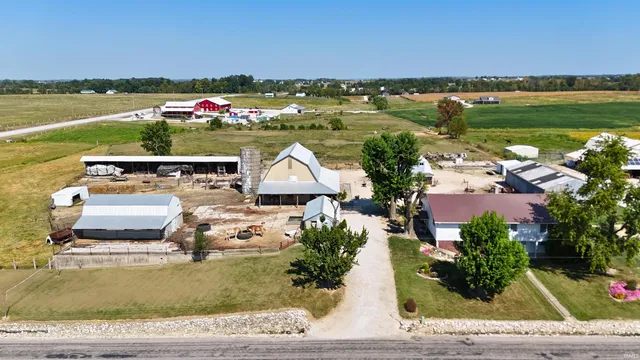 $500,000 | 3154 North 900th Street East, Montgomery, IN 47558