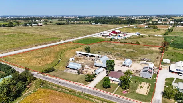 $500,000 | 3154 North 900th Street East, Montgomery, IN 47558