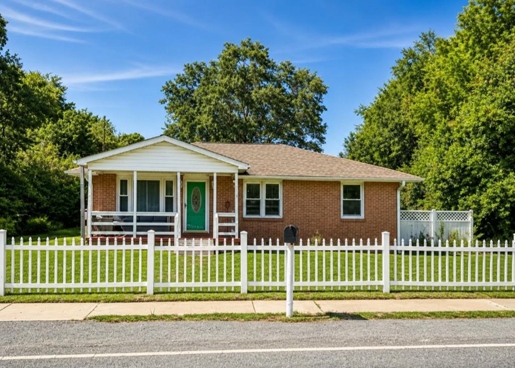4405 Main Street Hodges, SC 29653 - Photo 1 of 10 Main View