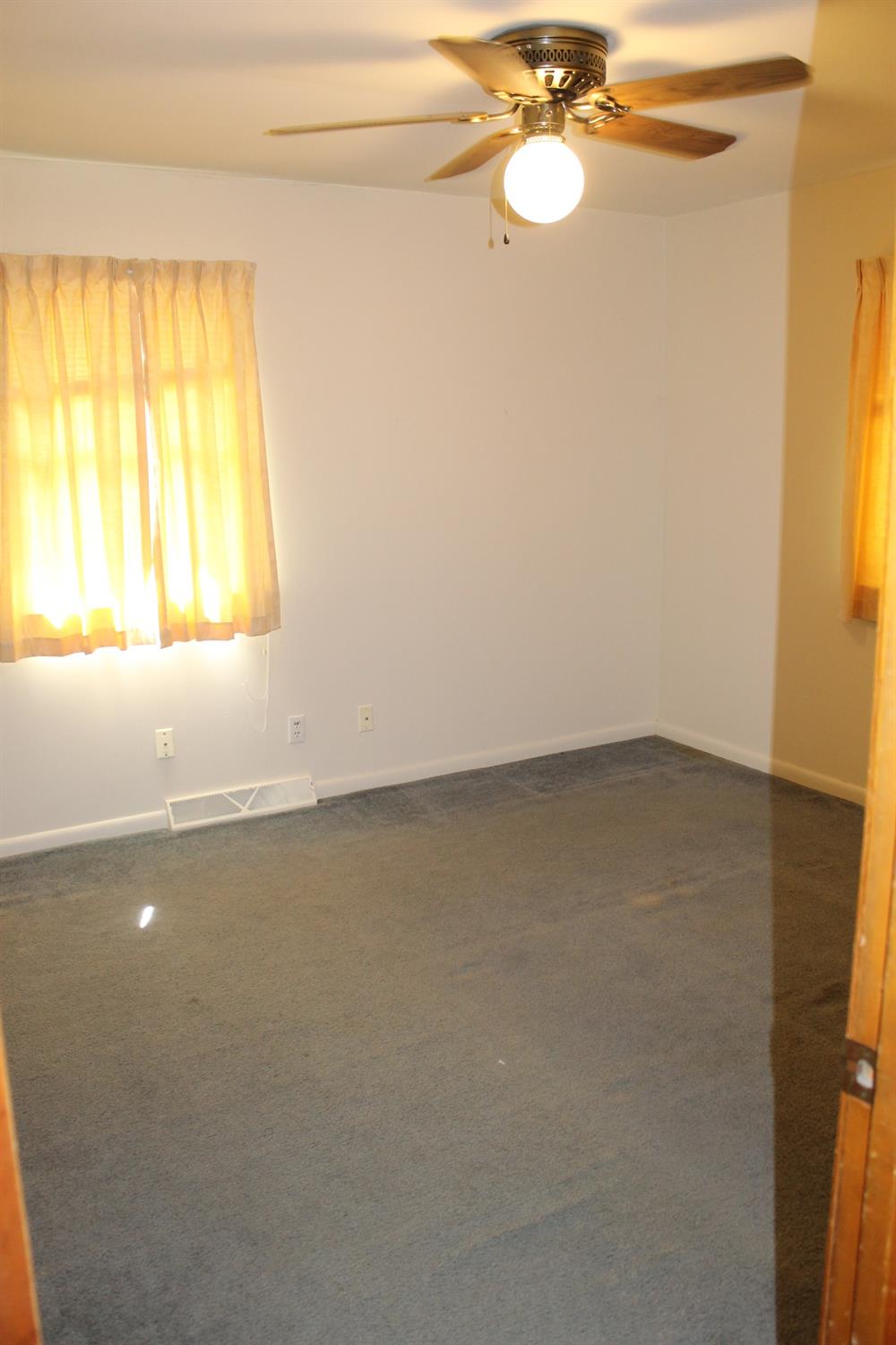 9062 Pheasant Trace W Drive Demotte, IN 46310 - Photo 6 of 14 1000x1500