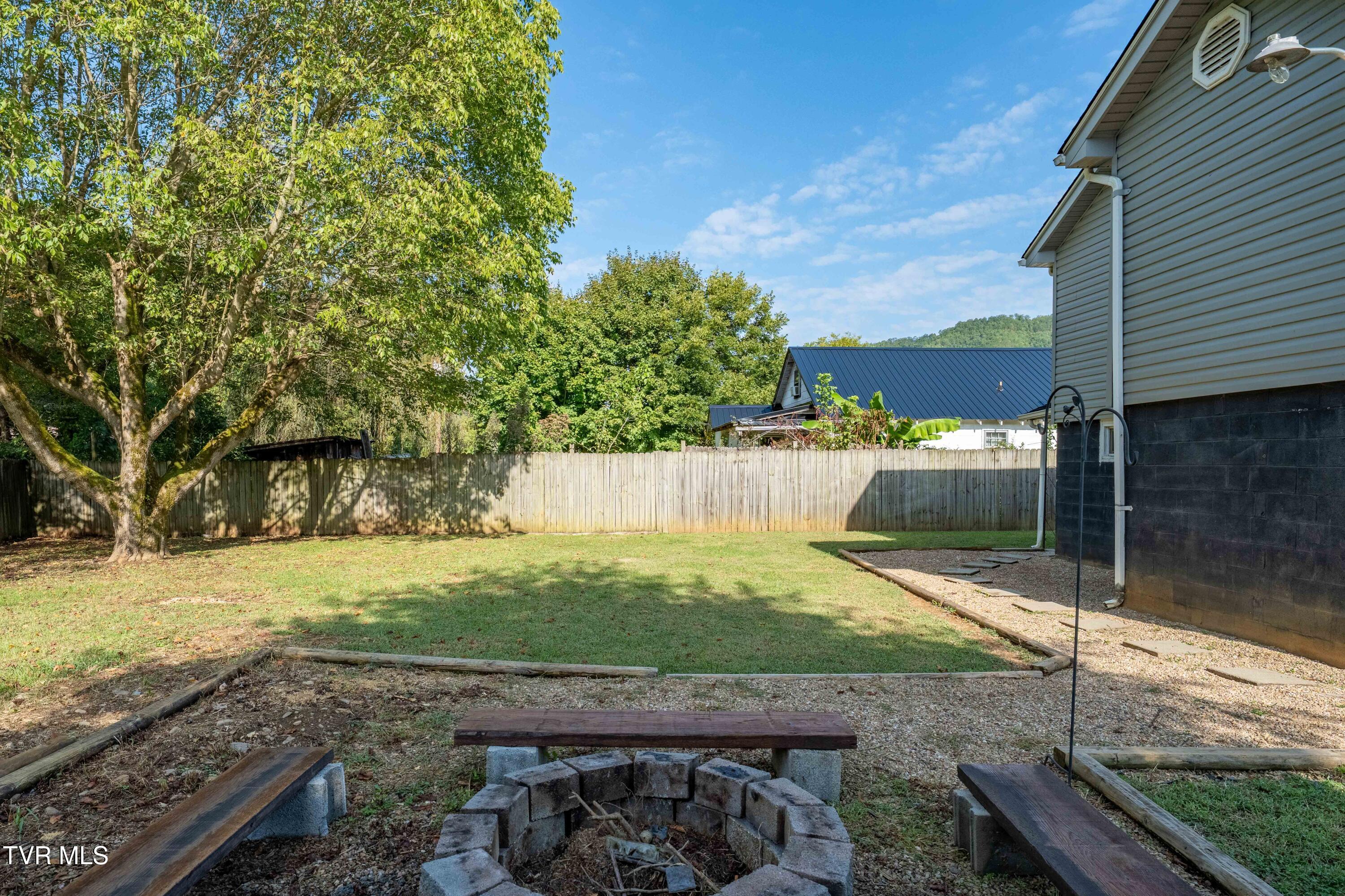 124 Smalling Street Hampton, TN 37658 - Photo 12 of 39 124 Smalling Street (12 of 39)