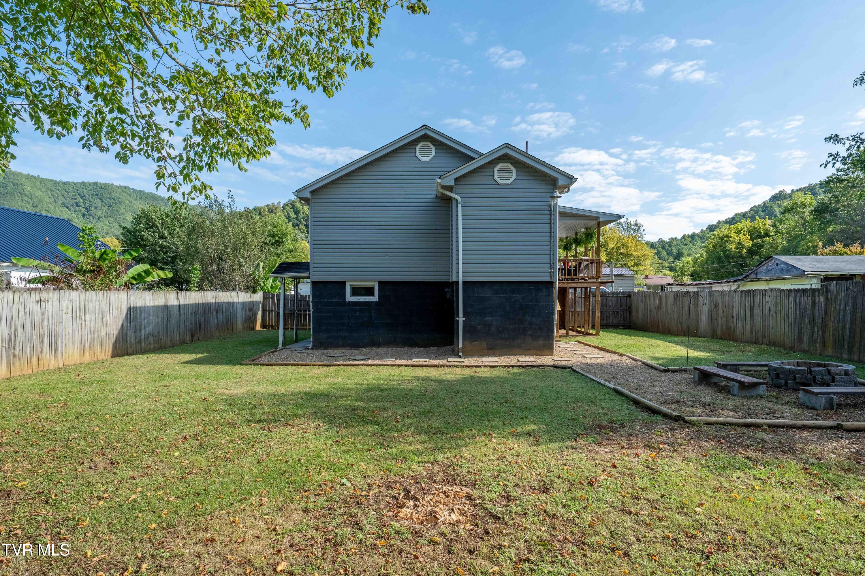 124 Smalling Street Hampton, TN 37658 - Photo 14 of 39 124 Smalling Street (14 of 39)