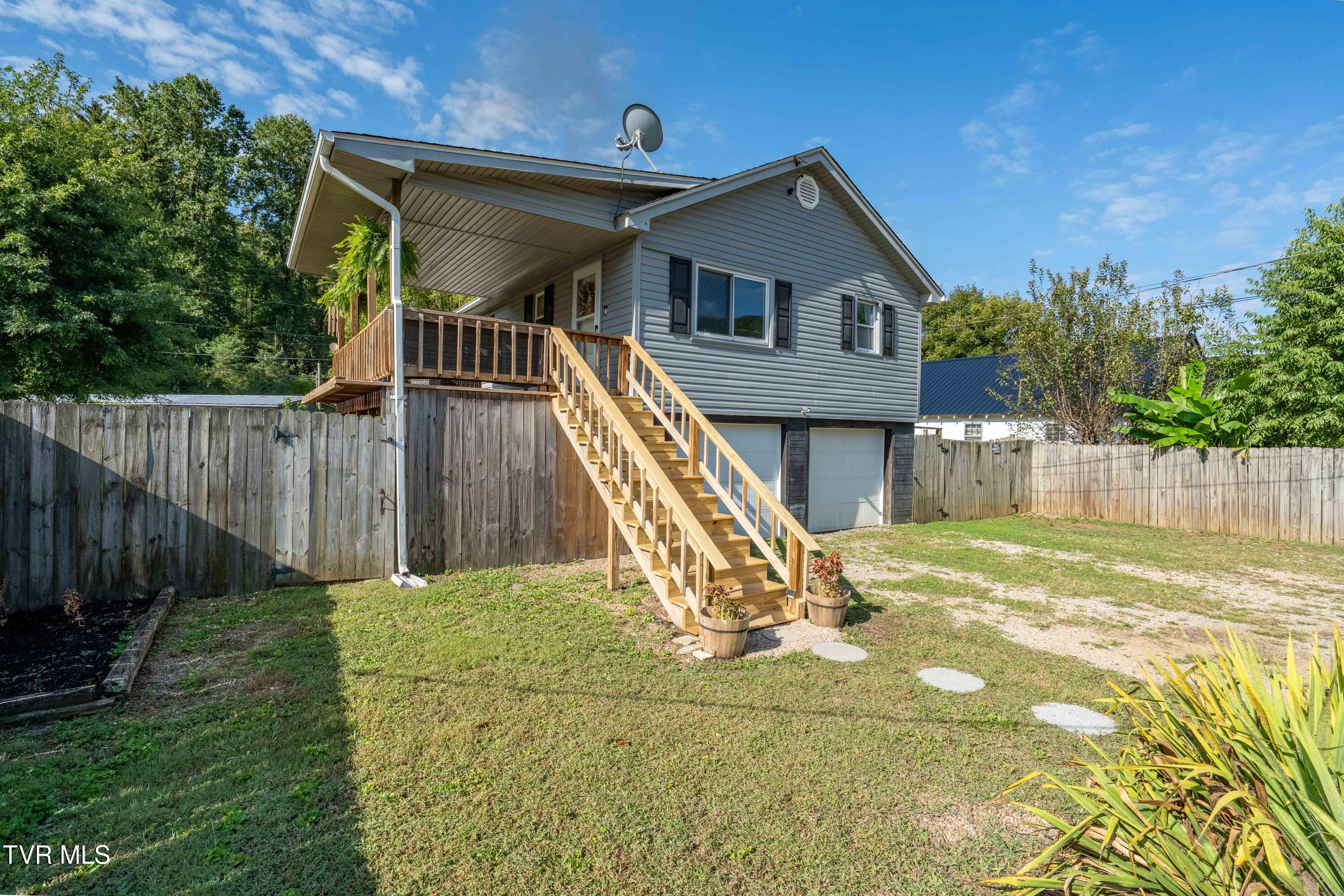 124 Smalling Street Hampton, TN 37658 - Photo 3 of 39 124 Smalling Street (3 of 39)
