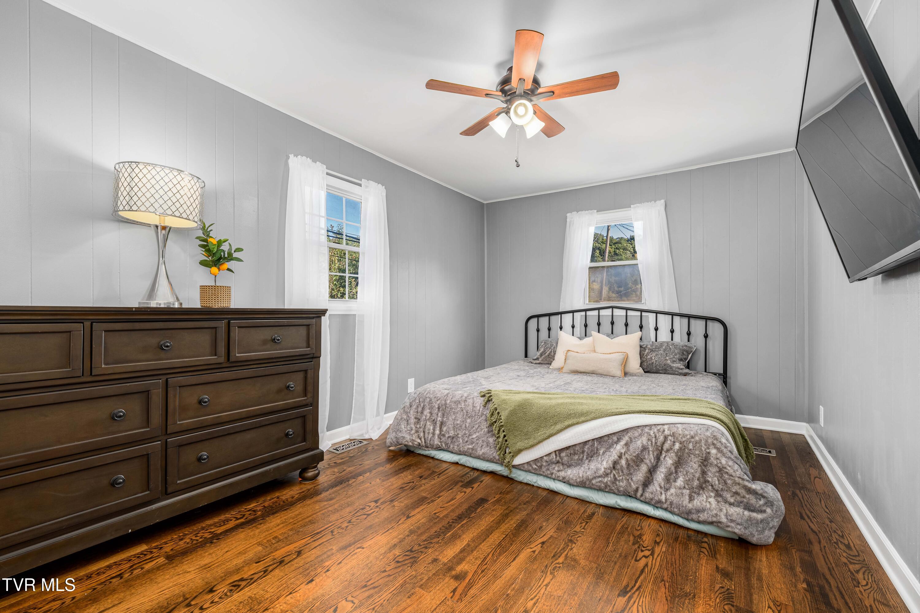 124 Smalling Street Hampton, TN 37658 - Photo 31 of 39 124 Smalling Street (31 of 39)
