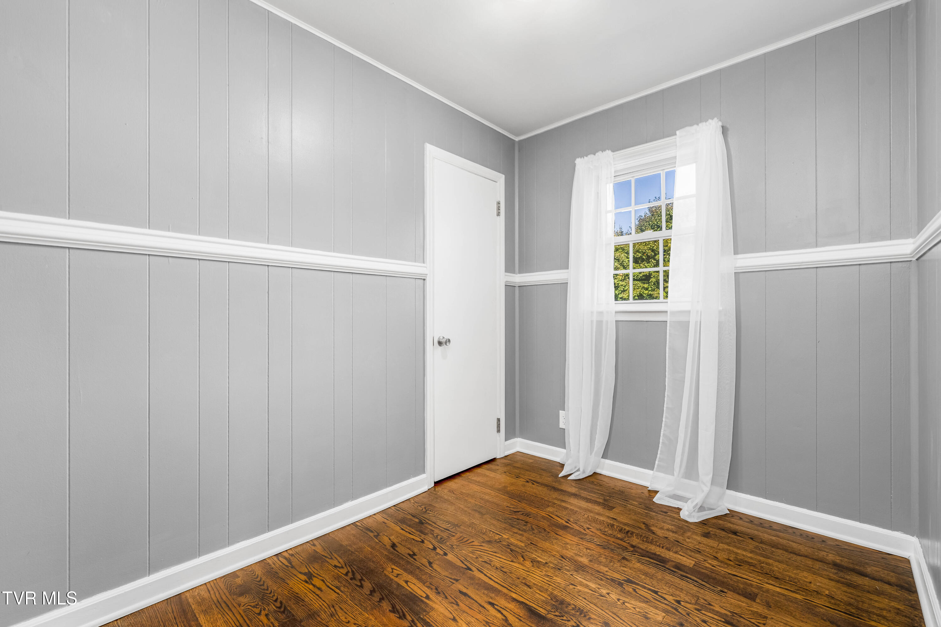 124 Smalling Street Hampton, TN 37658 - Photo 33 of 39 124 Smalling Street (33 of 39)