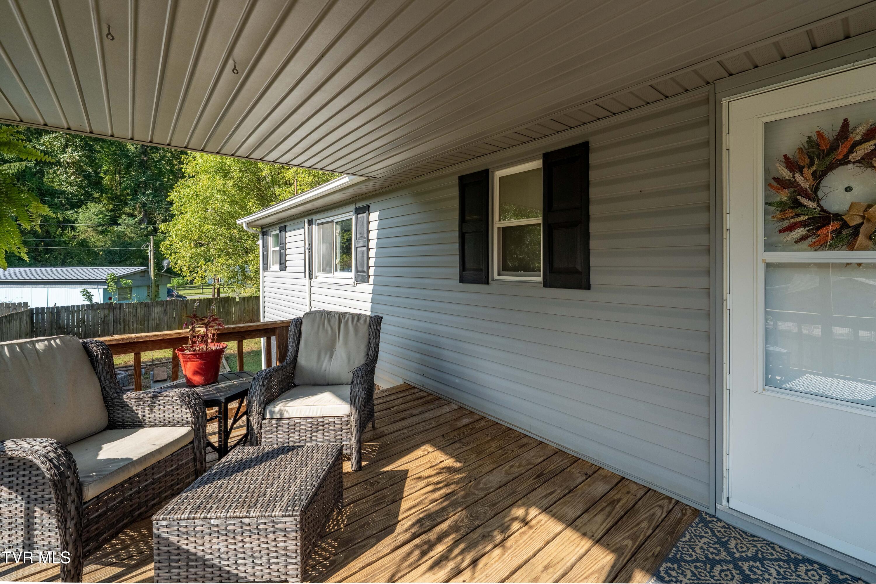 124 Smalling Street Hampton, TN 37658 - Photo 6 of 39 124 Smalling Street (6 of 39)