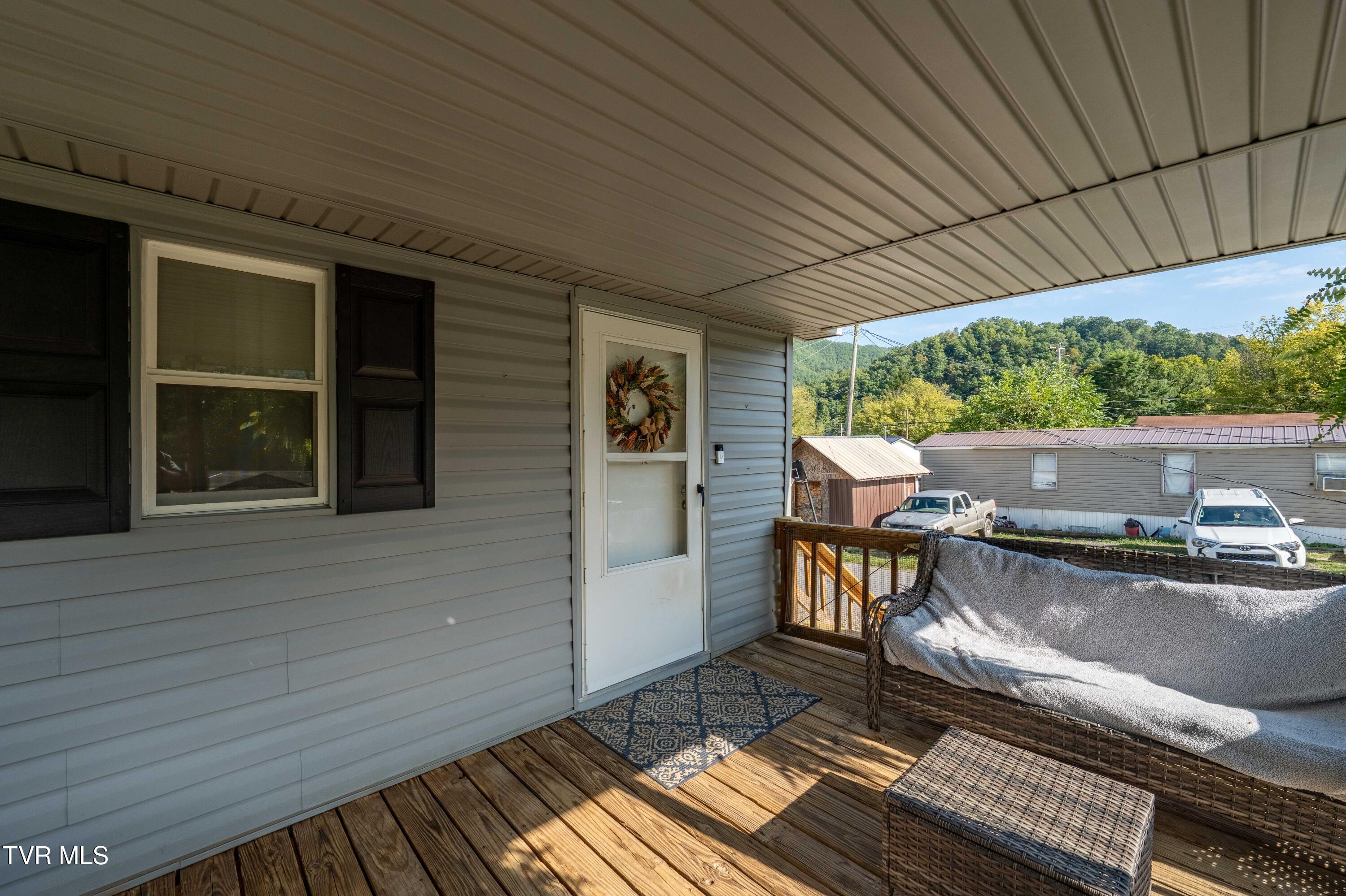 124 Smalling Street Hampton, TN 37658 - Photo 8 of 39 124 Smalling Street (8 of 39)