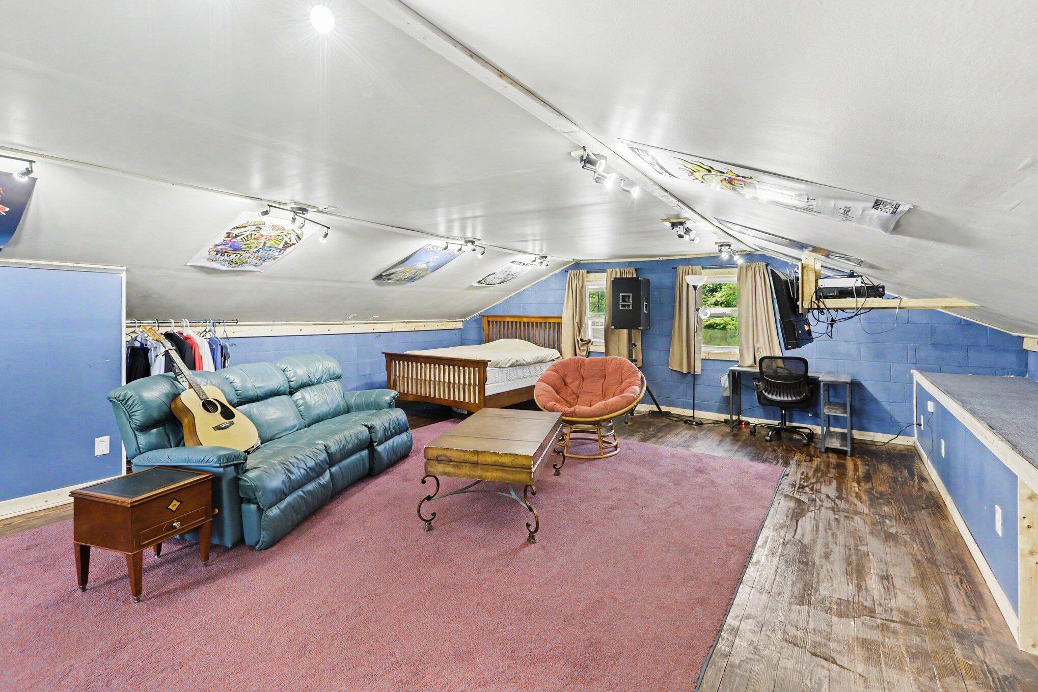 28269 Goddard Road Romulus, MI 48174 - Photo 15 of 28 017_file_3834