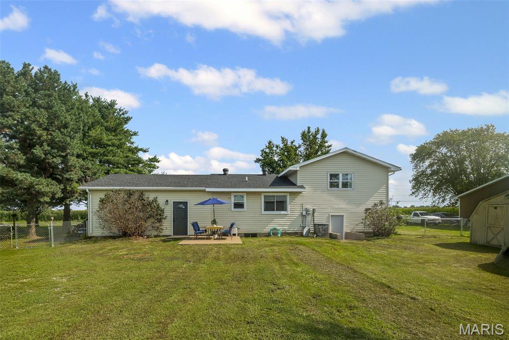 1920 West County Road Jerseyville, IL 62052 - Photo 8 of 33 Gallery Image 8