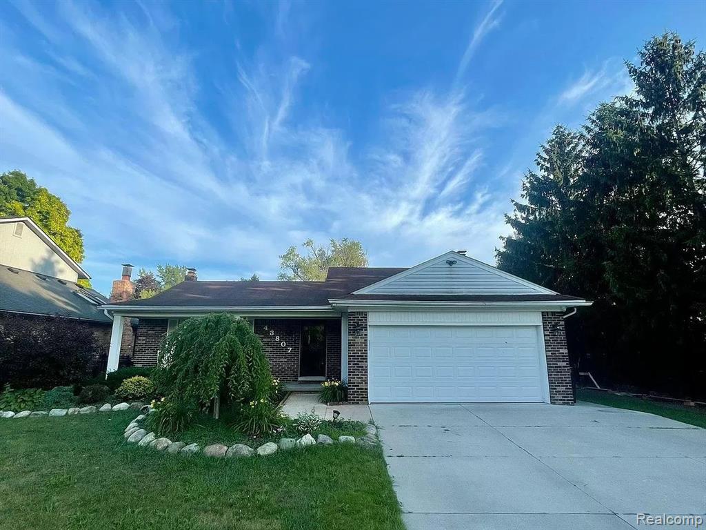 43807 Oakbrook Road Canton, MI 48187 - Photo 1 of 23