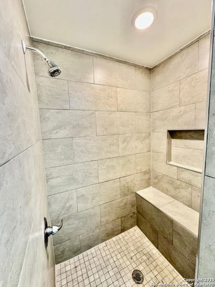 4031 Colibri Drive Laredo, TX 78046 - Photo 14 of 23 a bathroom with a shower