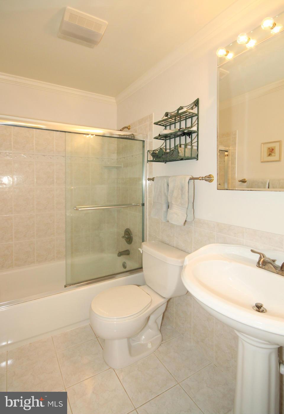 9919 Natick Road Burke, VA 22015 - Photo 18 of 30 Bath (Master)