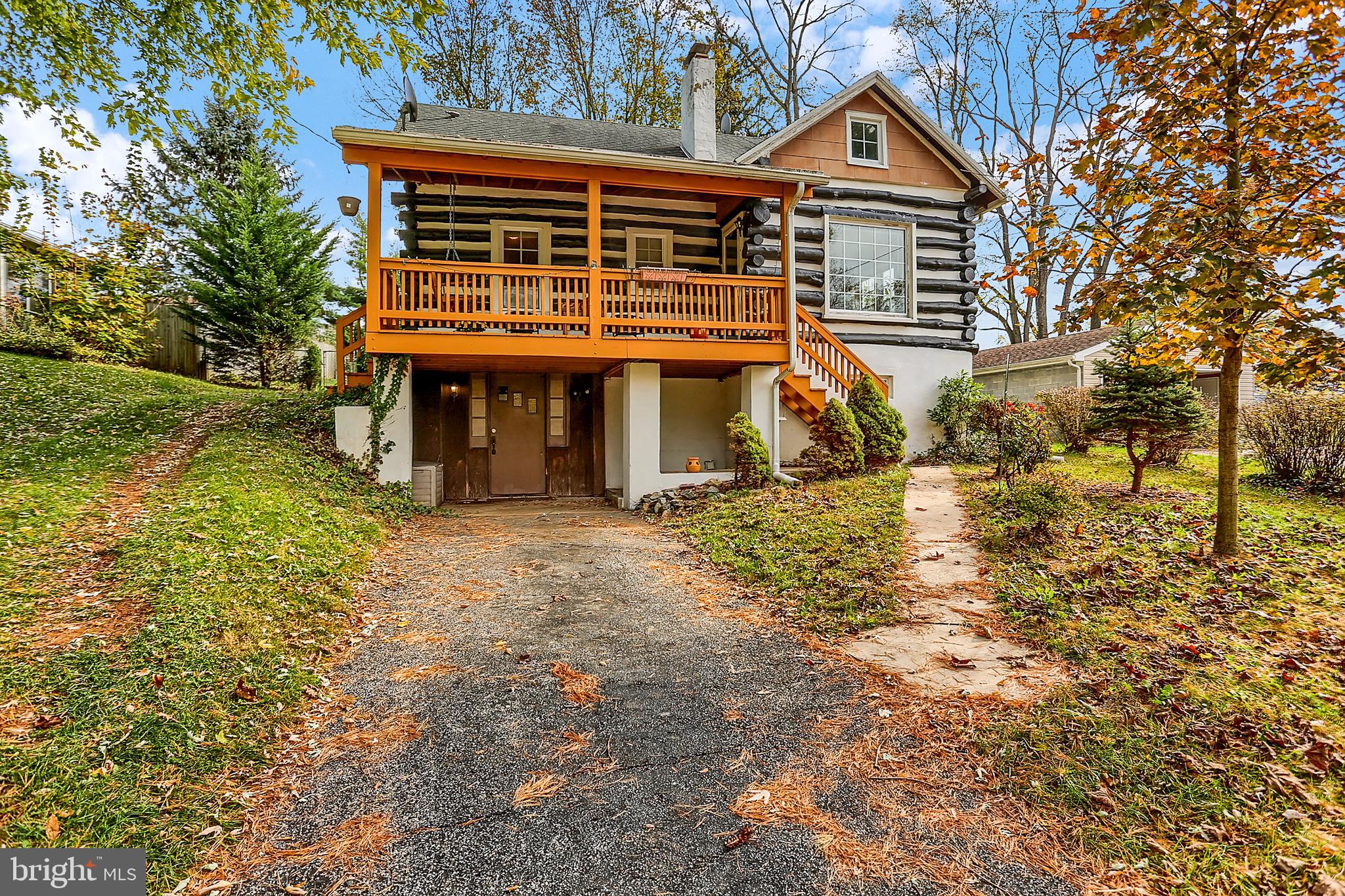 2186 Log Cabin Road York, PA 17408 - Photo 3 of 33