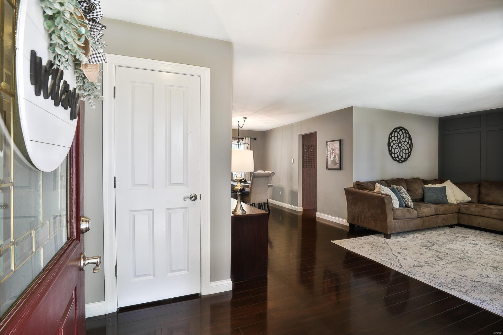 2145 England Town Road St. Louis, MO 63129 - Photo 4 of 40 Gallery Image 4
