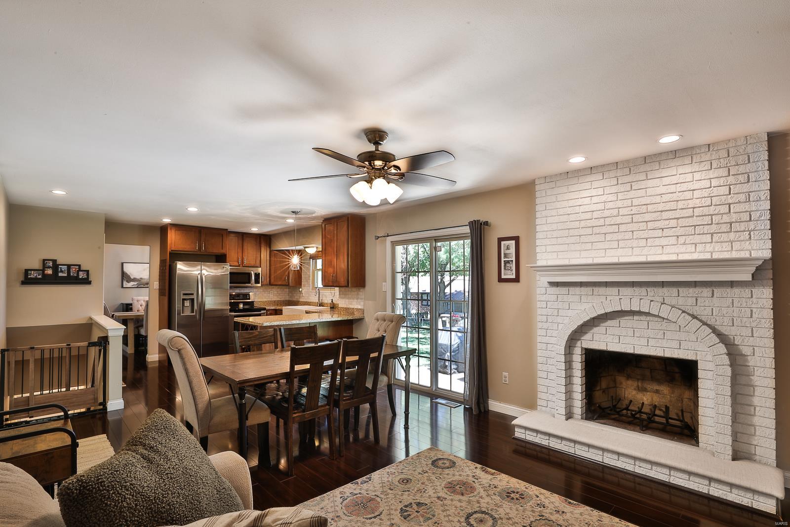 2145 England Town Road St. Louis, MO 63129 - Photo 8 of 40 Gallery Image 8