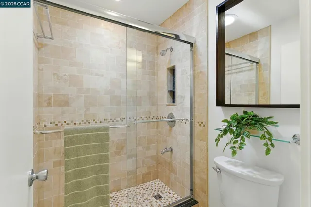 $319,000 | 193-193 Montecito Avenue, Unit 303, Oakland, CA 94610