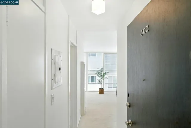 $319,000 | 193-193 Montecito Avenue, Unit 303, Oakland, CA 94610