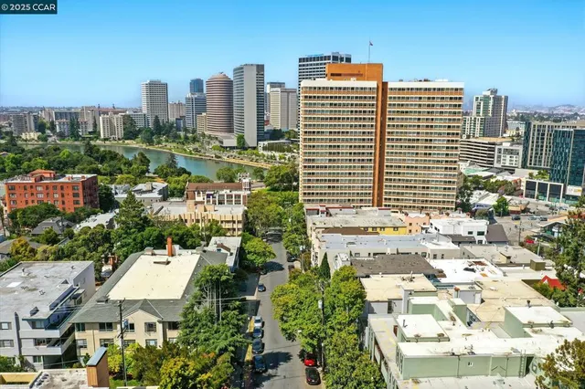 $319,000 | 193-193 Montecito Avenue, Unit 303, Oakland, CA 94610