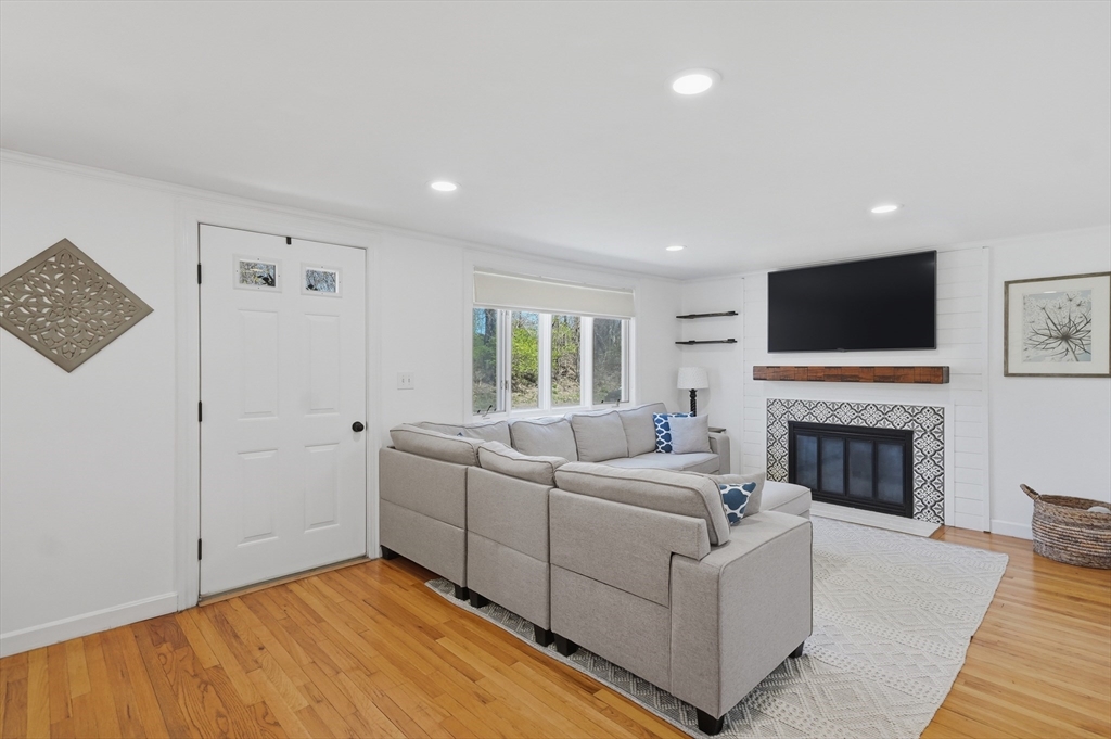 120 Conant Street Beverly, MA 01915 - Photo 6 of 42