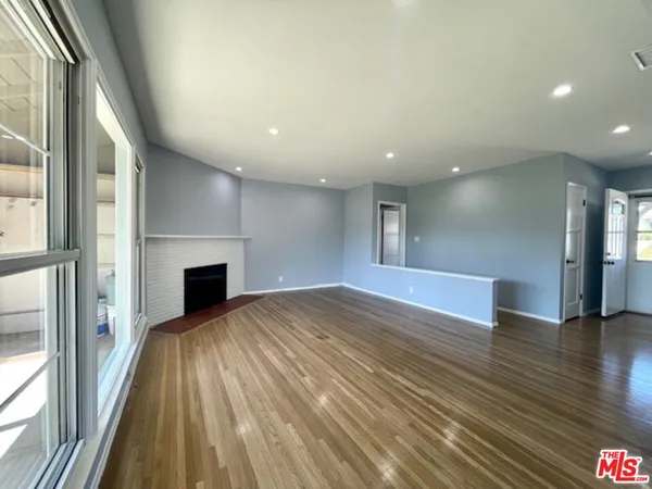 $5,250 | 7330 West 89th Street, Los Angeles, CA 90045