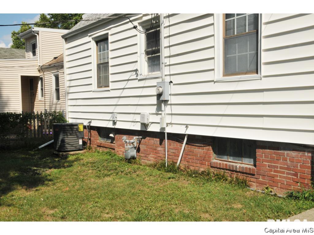 2323 South 7th Street Springfield, IL 62703 - Photo 15 of 16