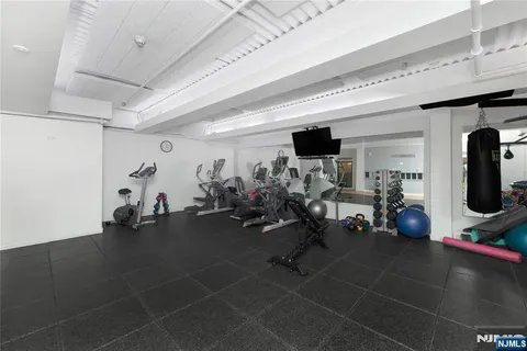 $268,000 | 250 Gorge Road, Unit 21E, Cliffside Park, NJ 07010