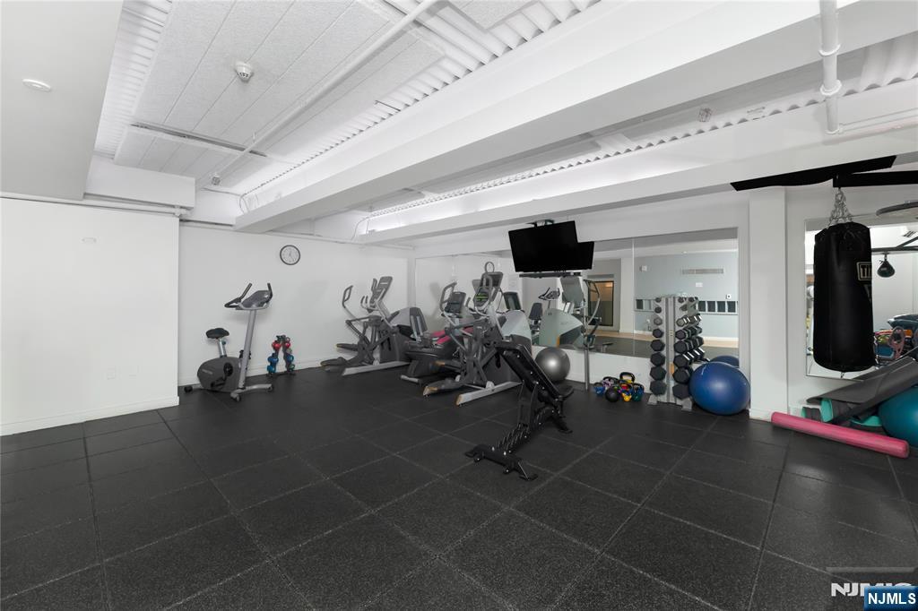 250 Gorge Road, Unit 21E Cliffside Park, NJ 07010 - Photo 44 of 50