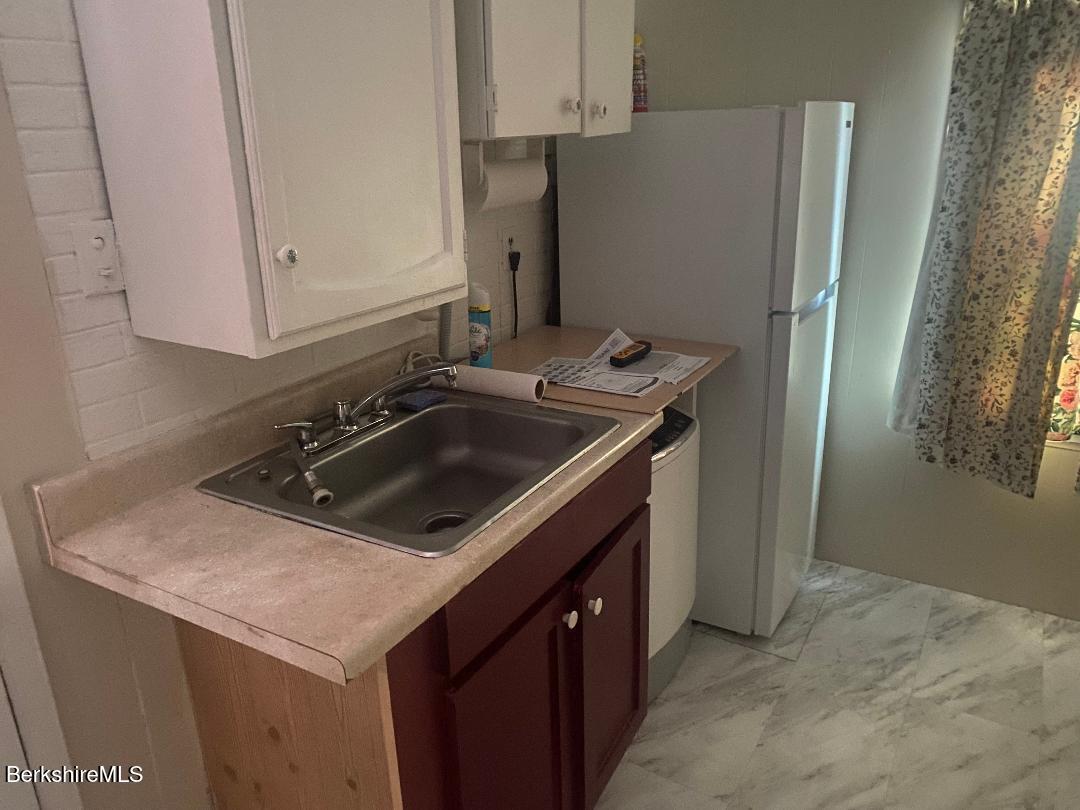 21 Sunset Street Pittsfield, MA 01201 - Photo 4 of 9 21 sunset Kitchen