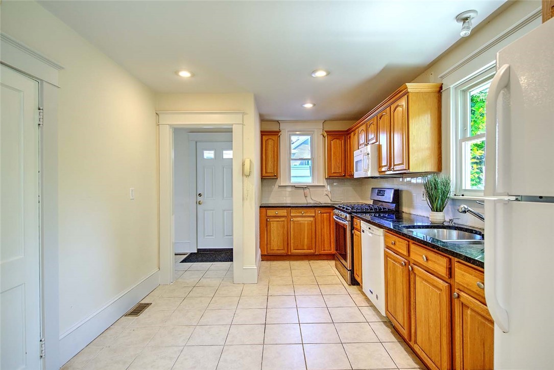 30 Langham Road Providence, RI 02906 - Photo 18 of 39
