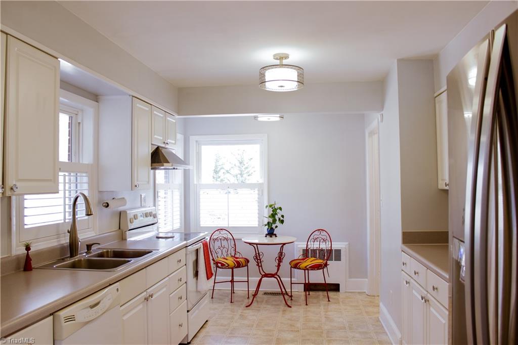 718 Muirs Chapel Road Greensboro, NC 27410 - Photo 10 of 37 Gallery Image 10