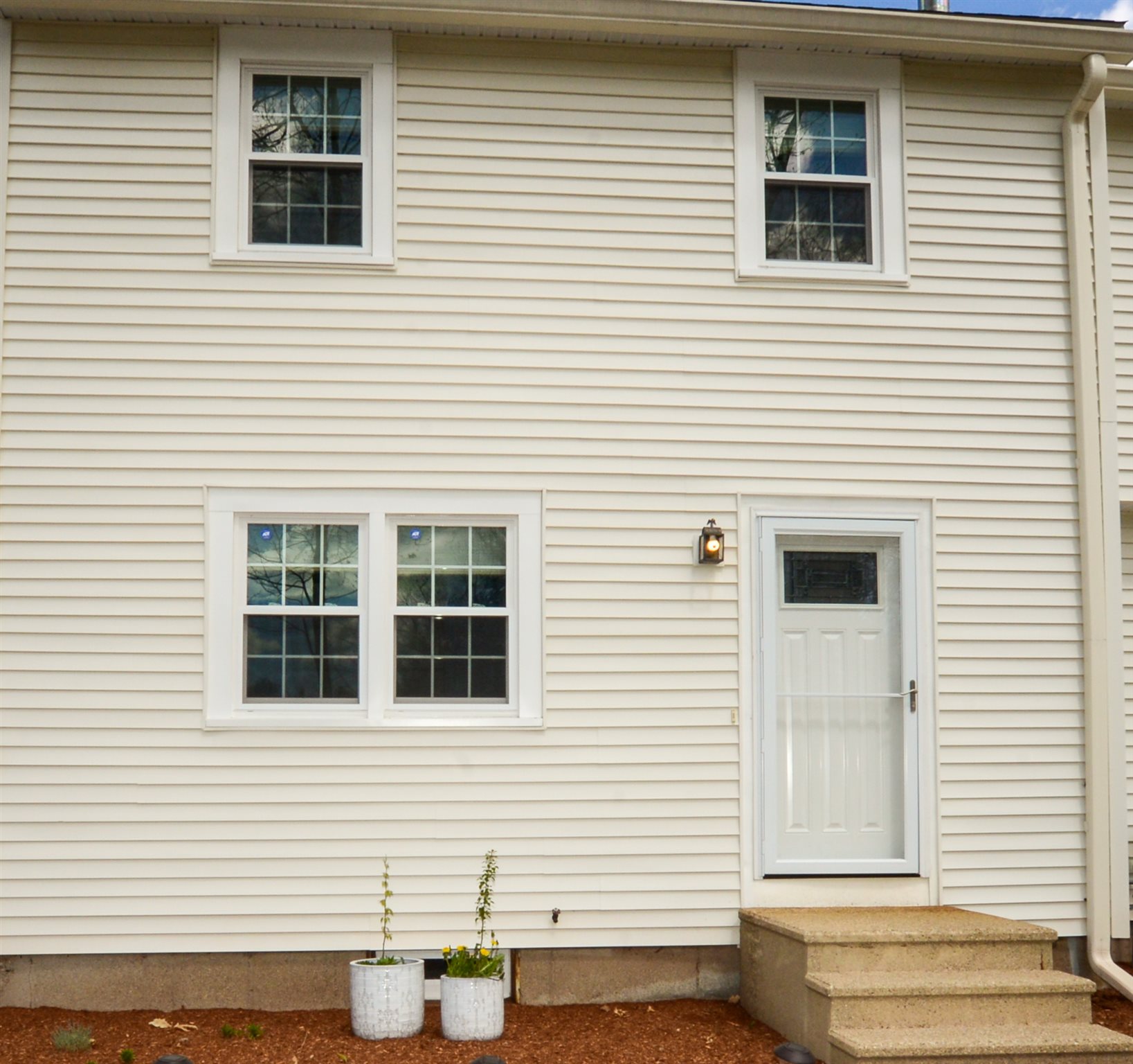 32 Olde Country Village Road Londonderry, NH 03053 - Photo 2 of 12 Gallery Image 2