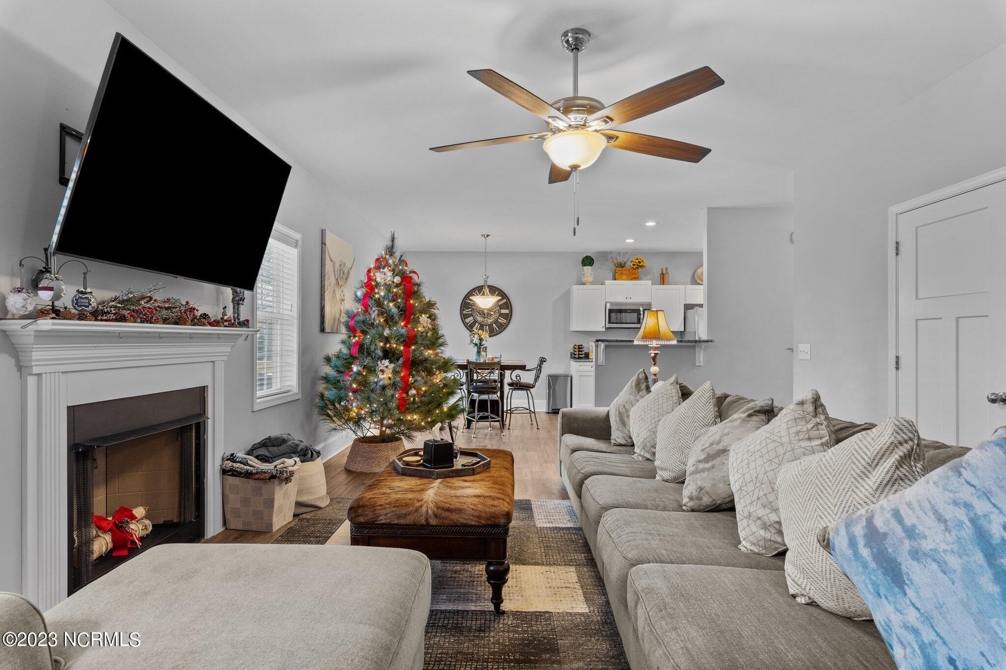 10 Lassiter Lane Pinehurst, NC 28374 - Photo 12 of 48 Living Room