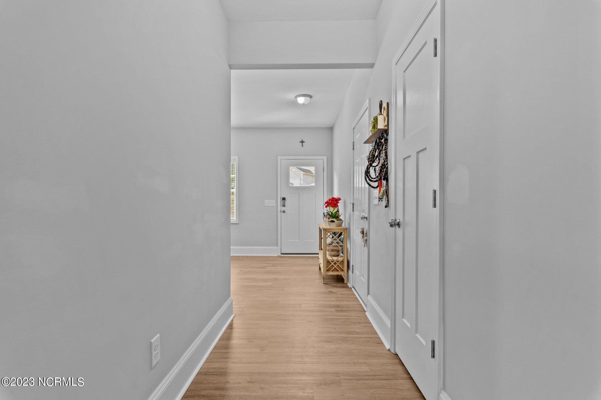 10 Lassiter Lane Pinehurst, NC 28374 - Photo 14 of 48 Hallway