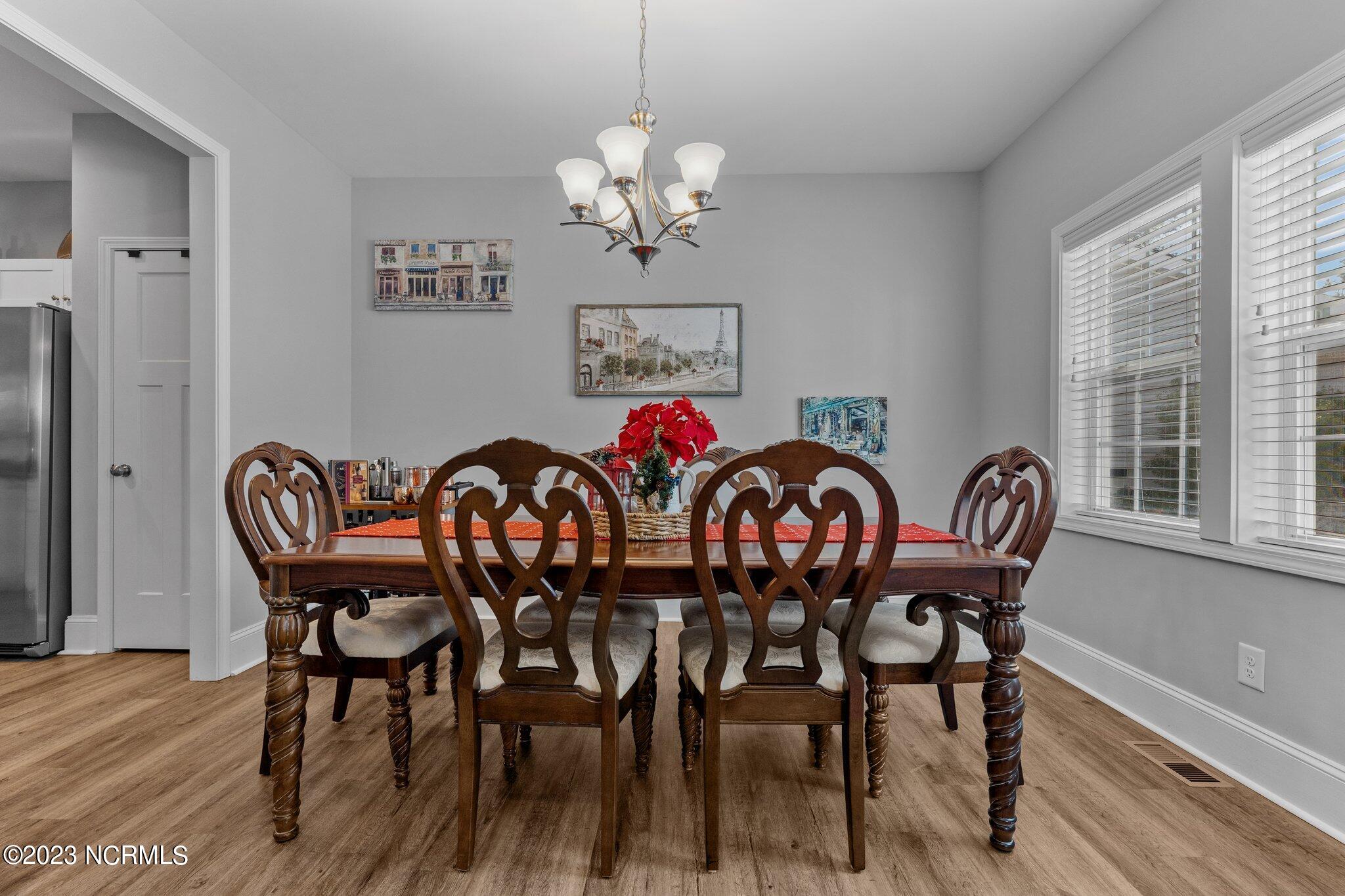 10 Lassiter Lane Pinehurst, NC 28374 - Photo 8 of 48 Dining Room