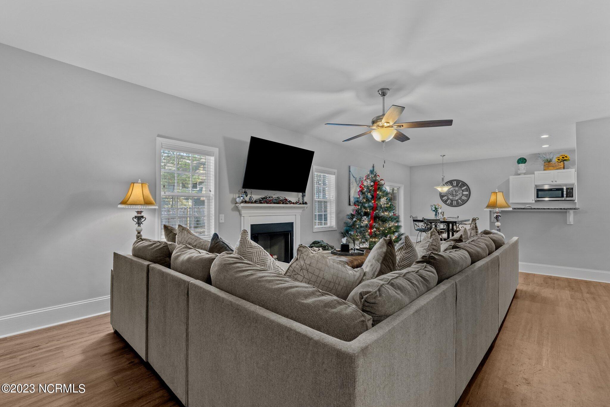 10 Lassiter Lane Pinehurst, NC 28374 - Photo 10 of 48 Living Room