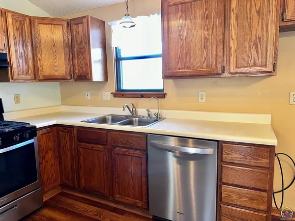 $309,900 | 14296 123rd Lane, Hoyt, KS 66440