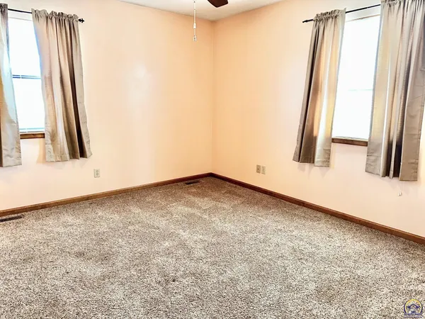 $309,900 | 14296 123rd Lane, Hoyt, KS 66440