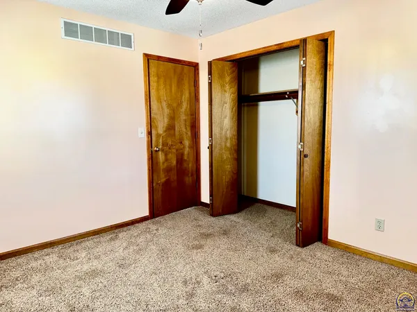 $309,900 | 14296 123rd Lane, Hoyt, KS 66440