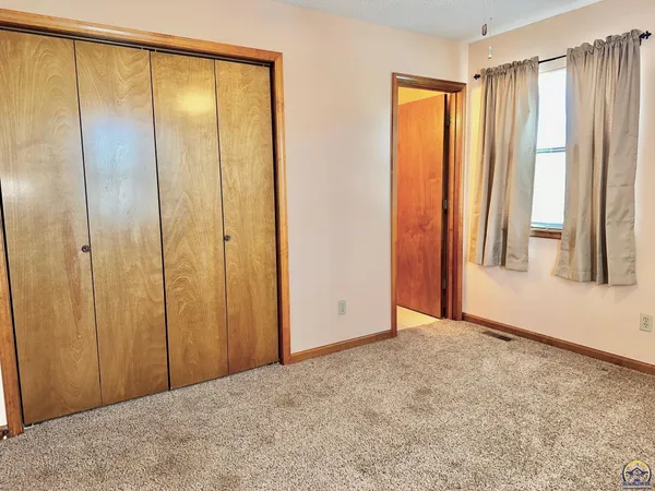 $309,900 | 14296 123rd Lane, Hoyt, KS 66440